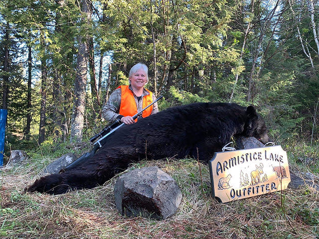 Bear hunt - Armistice Lake Outfitter